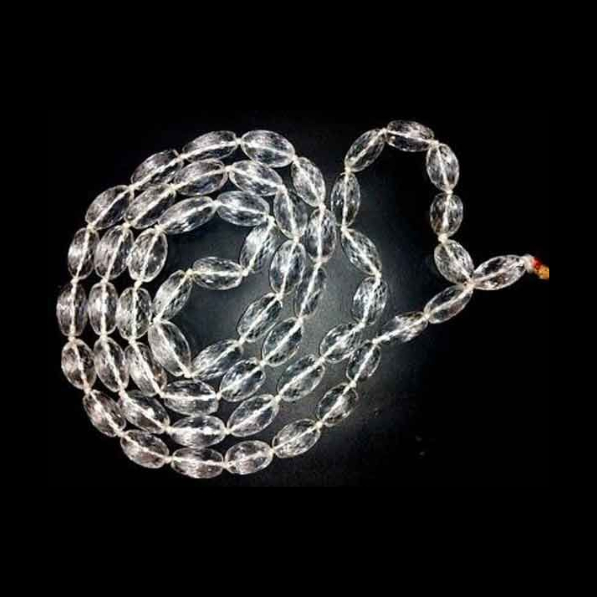 Sphatik Kantha Oval Shape Diamond Cutting